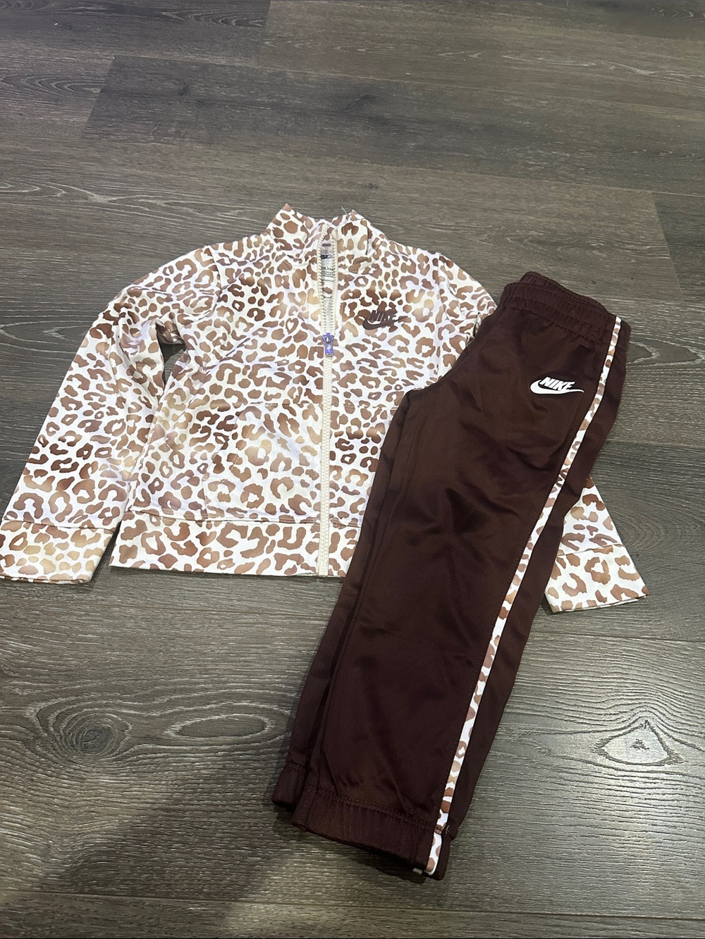 Nike Girls Brown and Leopard Print Set